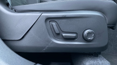 Volvo XC40 2.0 B3P Plus Black Edition 5dr Auto Petrol Estate